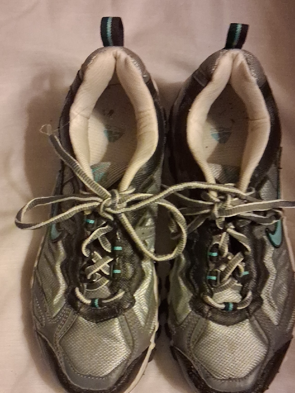 Nike Women's Gray and Teal Sneakers